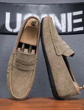 Zapatos casuales de suela blanda antideslizante de estilo retro de mocasines deslizantes para hombres (Para pies anchos y empeine alto, por favor pida - Shein - FashionsVida