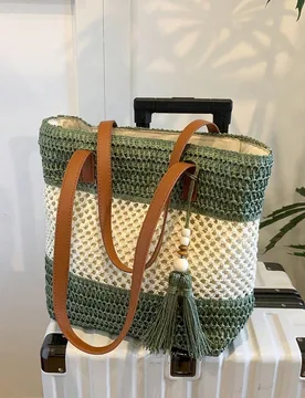 Pieza Nuevo Bolso de Tote Tejido de Color Contrastante con Borlas Decorativas, Bolso de Hombro Casual y de Moda para Playa, Viaje, Compras, Adecuado c - Shein - FashionsVida