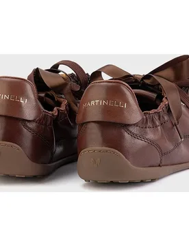 Zapatillas de mujer de piel con cordones en color - Martinelli - FashionsVida