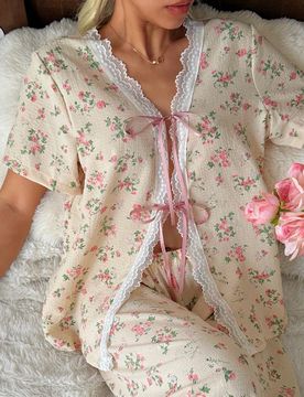Conjunto de pijama para mujer con estampado floral romántico, lazo de encaje en contraste