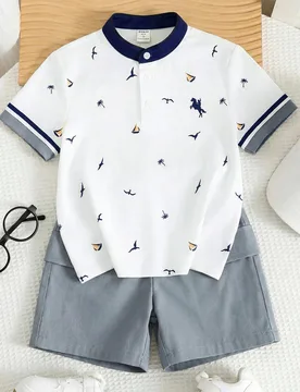 Conjunto de 2 piezas para niños pequeños: Camisa POLO de manga corta con cuello alto, estampado de isla y logo de pony en blanco, y pantalones corto - Shein - FashionsVida