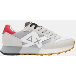 Deportiva hombre en marca