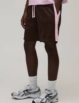 Men's Regular Fit Stripe Tricot Jersey Shorts Chocolate Size Large Chocolate L - boohooMAN - FashionsVida