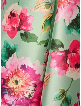 Vestido con dobladillo asimétrico con escote en uve - Adrianna Papell - FashionsVida