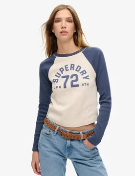 Superdry Damen Geripptes Athletic Essentials Langarmshirt in Schmaler Passform Creme - Größe: 34-36 - 39.99 - FashionsVida