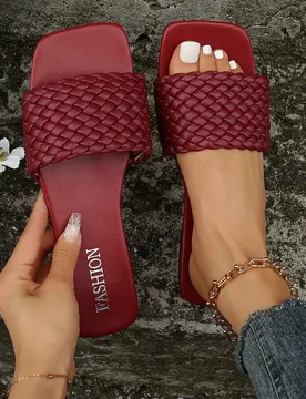 Sandalias de verano casuales y de moda para damas, sandalias planas con tira de color vino tinto, atuendos de playa - Shein - FashionsVida