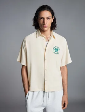 Chemise À Manches Courtes Brodée Xs Écru - Bershka - FashionsVida