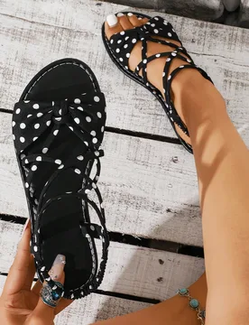 Par de sandalias de mujer de lunares retro de moda en color negro, con diseño elegante de lazo y tiras cruzadas, cómodas y versátiles para diversas - Shein - FashionsVida