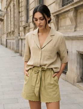 Shorts in cotone a vita alta con ricamo - verde oliva chiaro