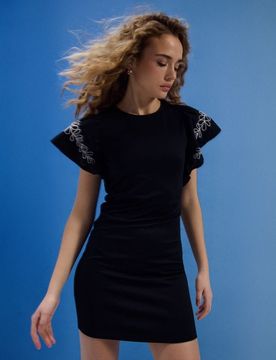 Abito mini in tessuti combinati con ricamo sulla manica - nero
