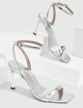 Sandalias de tacón alto para mujer, nuevas para primavera y verano, con tira de tobillo plateada, estilosas, sencillas, cómodas, versátiles y sexys - Shein - FashionsVida