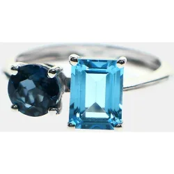 Anillo de oro y topacio