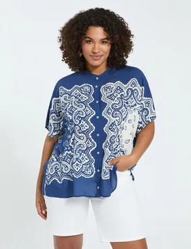 Blusa de mujer estampado bandana en viscosa cierre con botones - Fiorella Rubino - FashionsVida