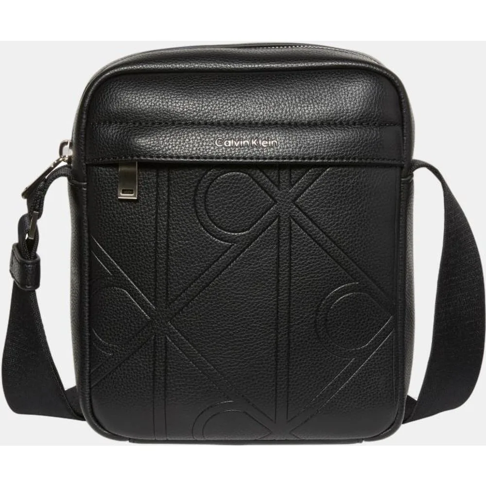 Bandolera con logo monogram en relieve de hombre - Calvin Klein - FashionsVida