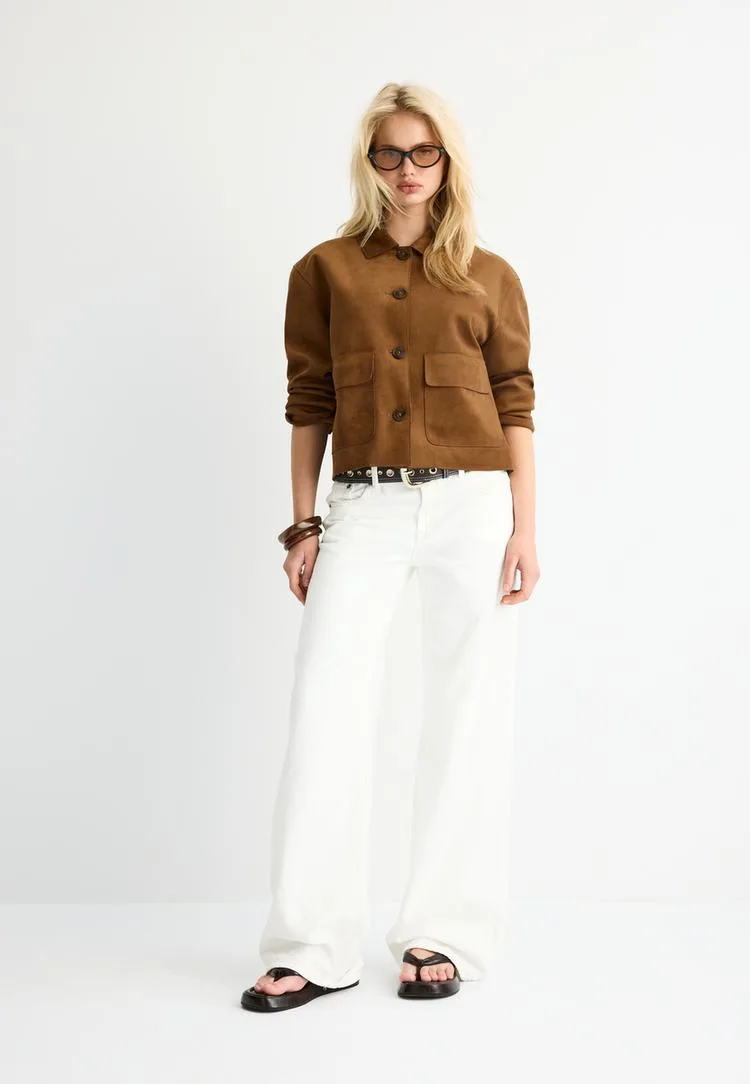 Jacke mit Taschen in Wildlederoptik Helles Camel XS - Stradivarius - FashionsVida