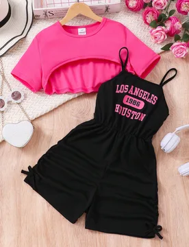 Set de 2 piezas: Top de manga corta en unicolor + Mono estampado con letras para niñas - Shein - FashionsVida