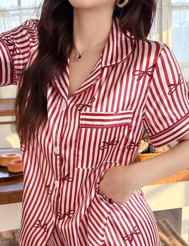 Conjunto de pijama de mujer con pajarita a rayas de seda sintética, solapa y pantalones cortos de manga corta - Shein - FashionsVida