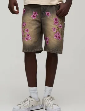 Herren Geblümt Bestickte Lockere Denim-Shorts Stonewash Größe 44 - boohooMAN - FashionsVida