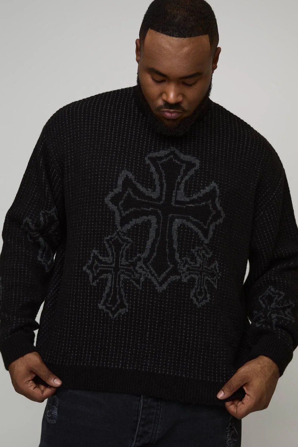 Herren Plus Oversized Boxy Fluffy Cross Jacquard Strickpullover Black Größe 3XL - boohooMAN - FashionsVida