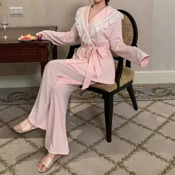 Conjunto de pijama de mujer con cuello de encaje y volantes