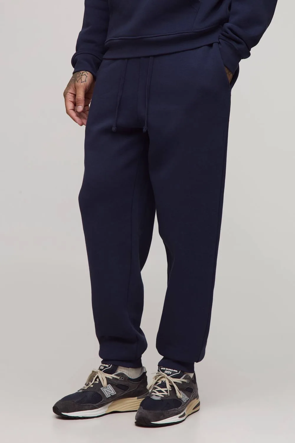 Herren Tall Basic Regular Fit Jogginghose Navy Größe Medium - boohooMAN - FashionsVida