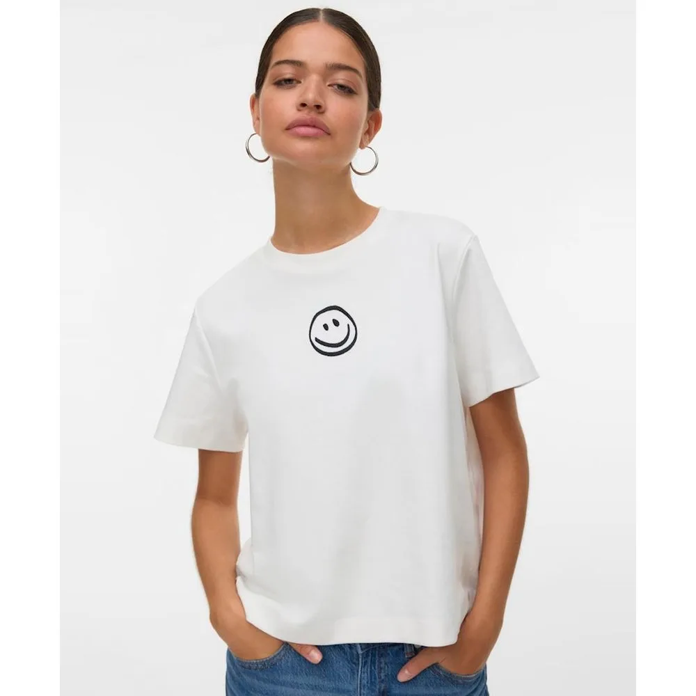 Camiseta básica de mujer con estampado - Vero Moda - FashionsVida