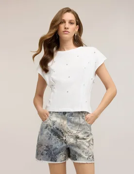 Camiseta de mujer de jersey con piedras bordadas ajuste entallado con pliegues cosidos en el bajo - Motivi - FashionsVida