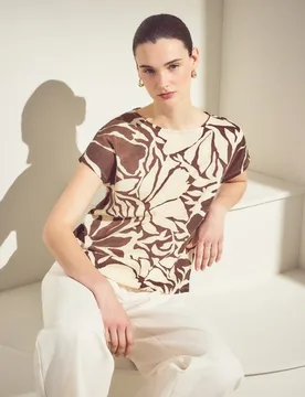 Camiseta de mujer con manga corta y estampado floral - Woman El Corte Inglés - FashionsVida