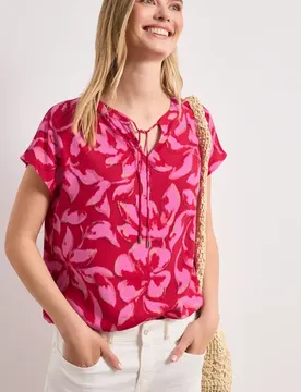 Blusenshirt mit Split Neck und Smokdetail female Rot