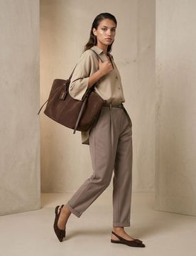 Pantaloni modello carrot in viscosa con misto lino con cintura intrecciata - beige