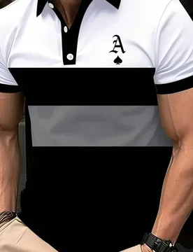 Camisa polo de manga corta con patchwork en blanco y negro para hombre, estampado de pica de póker de moda, ropa de calle casual, transpirable y cóm - Shein - FashionsVida