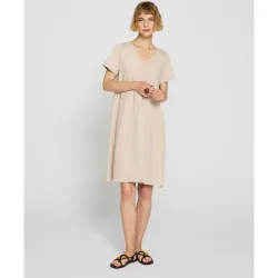 Vestido con pliege en el escote