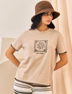 T-shirt in cotone ricamata - beige