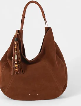 Bolso hobo en piel serraje con cremallera, asa trenzada y flecos decorativos - Volum - FashionsVida