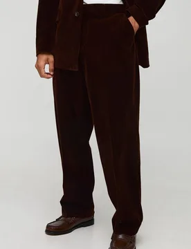 Herren Entspannte Velours-Hose Chocolate Größe 30 - boohooMAN - FashionsVida