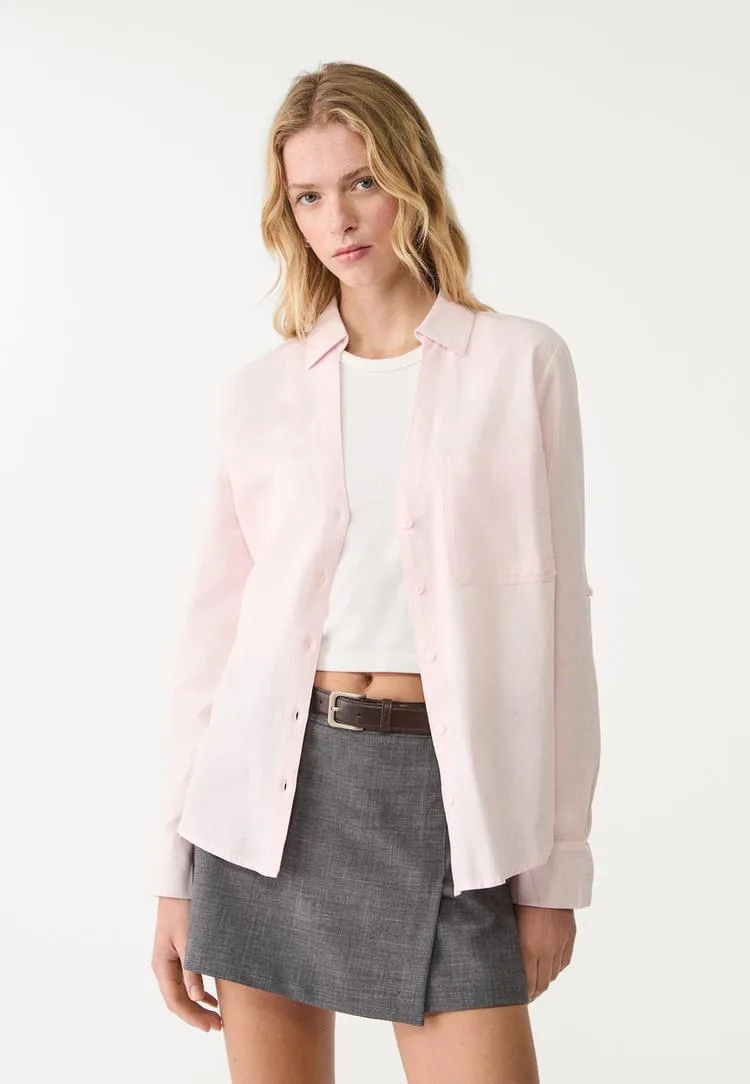 Fließendes Hemd mit Leinentasche Rosa Nude S - Stradivarius - FashionsVida
