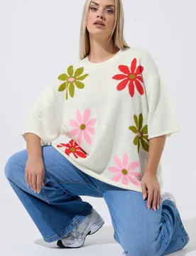 Women's Floral Knitted Boxy Top in White Size: 22-24 - White - Size: 22-24 - Yours - FashionsVida