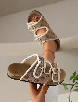 Pantuflas para adolescentes, nuevas pantuflas de verano con suela gruesa y hebilla de metal ajustable, sandalias de moda para vacaciones en la playa. - Shein - FashionsVida