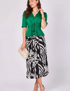 Women's Green Satin Tie Front Short Sleeve Top Size: 12 - Green - Size: 12 - LOVE SUNSHINE - FashionsVida