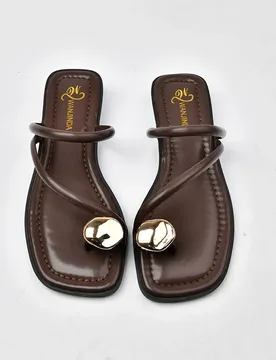 Women's New Toe Clamped Slippers for Women's Summer Outdoor Wear Metal Buckle Flat Bottomed Beach Sandals Zapatos De Mujer - Aliexpress - FashionsVida