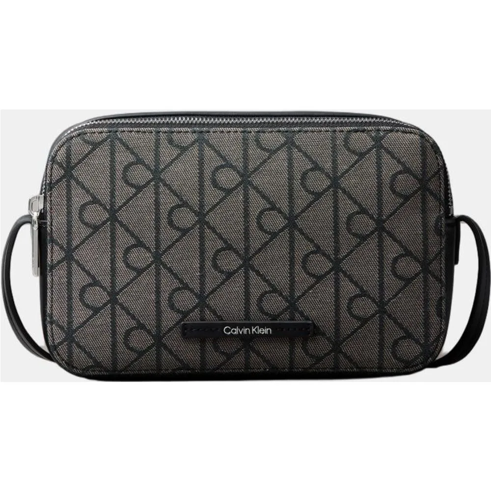 Bolso bandolera con estampado monogram Emblem en Jacquard - Calvin Klein - FashionsVida