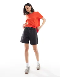 Womens Relaxed Denim Short In Vintage Black Worn