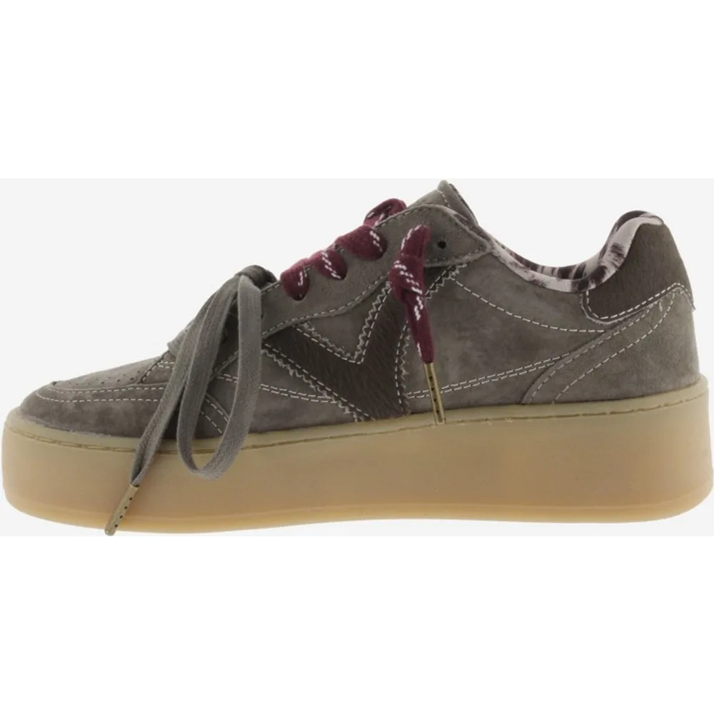 Zapatillas plataforma de mujer de serraje con detalles y doble cordón - Victoria - FashionsVida