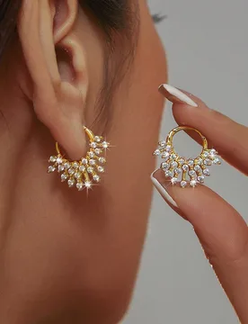 Paquetes Pendientes tipo aro con circonita incrustada, estilo elegante y brillante, chapados en oro, aretes abrazados, regalos de joyería de cumplea? - Shein - FashionsVida