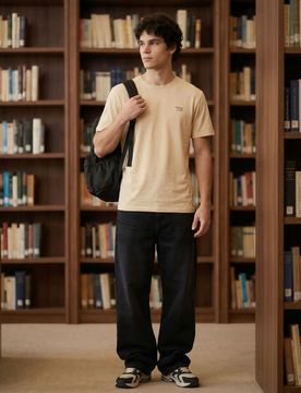 T-shirt in cotone con scritta Friday Club - beige