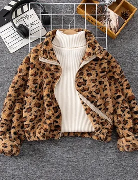 Chaqueta holgada casual con cremallera y corazón esponjoso de manga larga y tamaño grande en color marrón para niña preadolescente, abrigo de felp - Shein - FashionsVida
