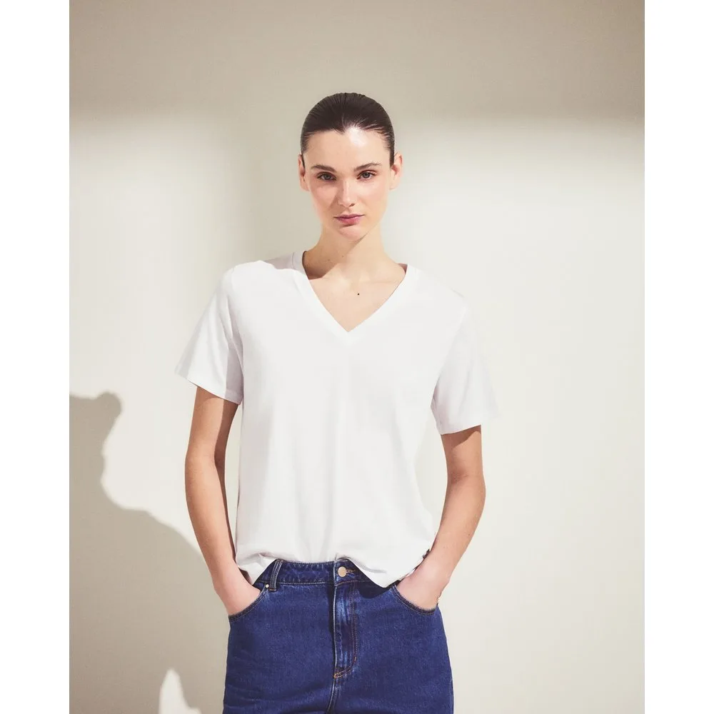 Camiseta de mujer de manga corta y cuello pico - Woman El Corte Inglés - FashionsVida