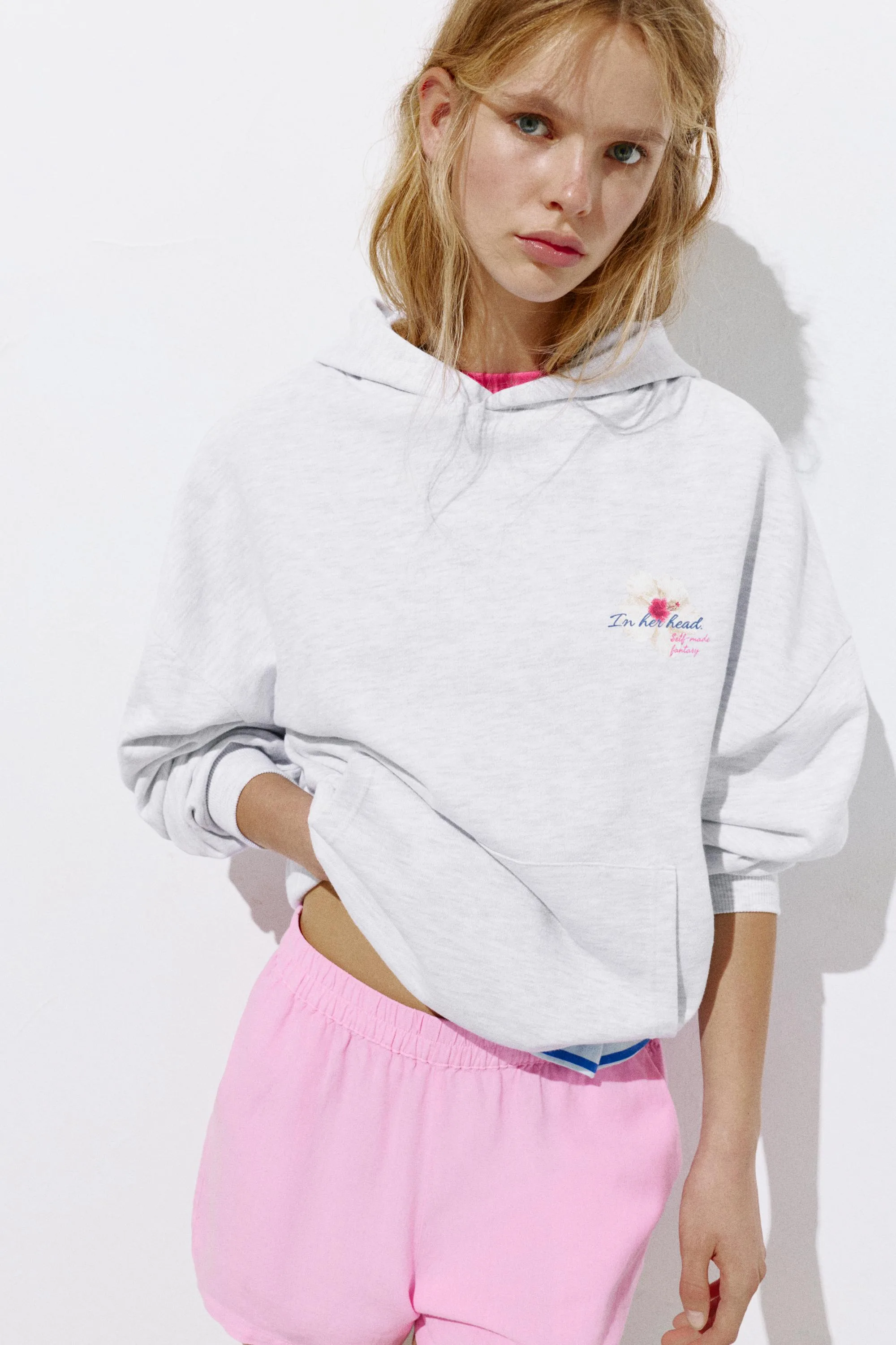Flower Graphic Hoodie (Size: ) - Pull&bear - FashionsVida
