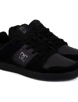 Baskets Cure Black / Black / Black EU 42