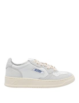 Medaglia bianca e grigia bassa sneaker